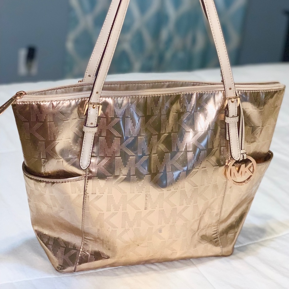 Micheal Kors purse